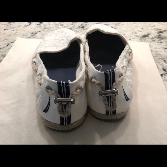 Nautica eyelet espadrilles - Picture 3 of 9